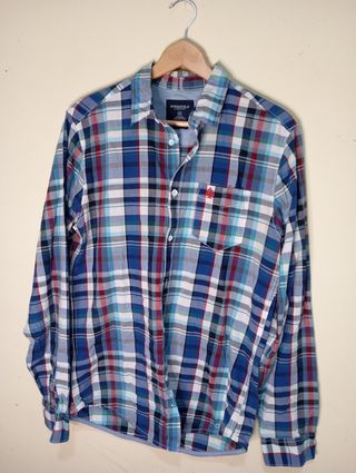 Lote de 20 camisas de hombre manga larga.