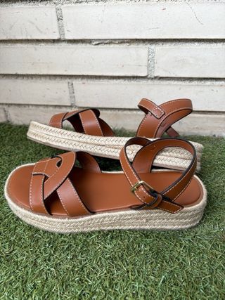 Sandalias planas Zara marrón solo puestas 10 minut