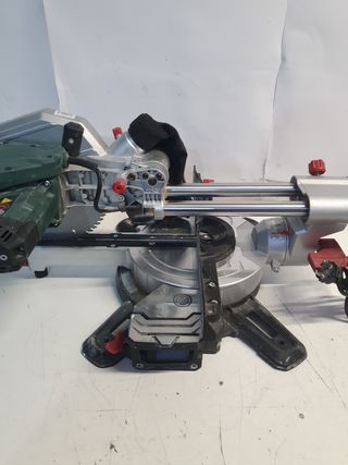 Sierra ingletadora Metabo KGS216M