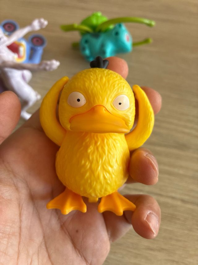 4 personaggi di Pokémon Burger King