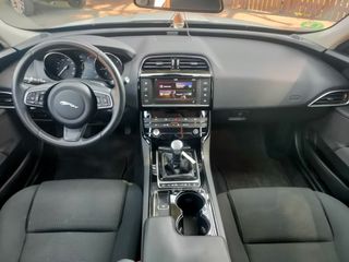 Jaguar XE 2.0D