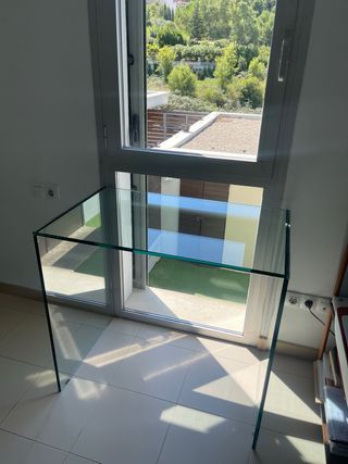 Mesa cristal diseño moderno