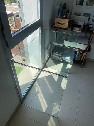 Mesa cristal diseño moderno