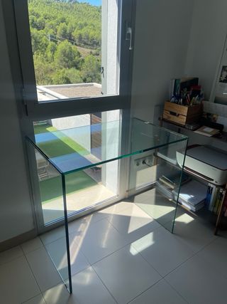 Mesa cristal diseño moderno