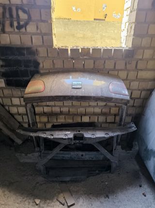 Portón Seat León 1M