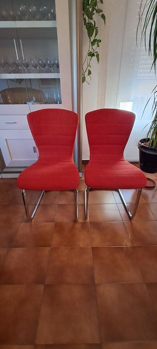 Mesa cristal + 6 sillas rojas