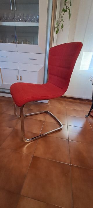 Mesa cristal + 6 sillas rojas