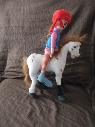 Muñeca Pipi Calzaslargas con Caballo