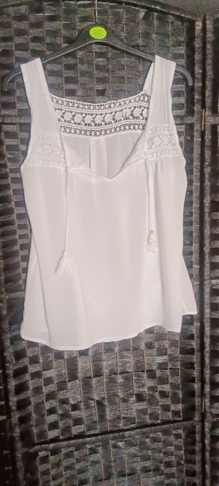 Blusa blanca de encaje