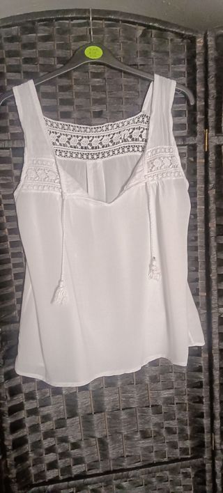 Blusa blanca de encaje
