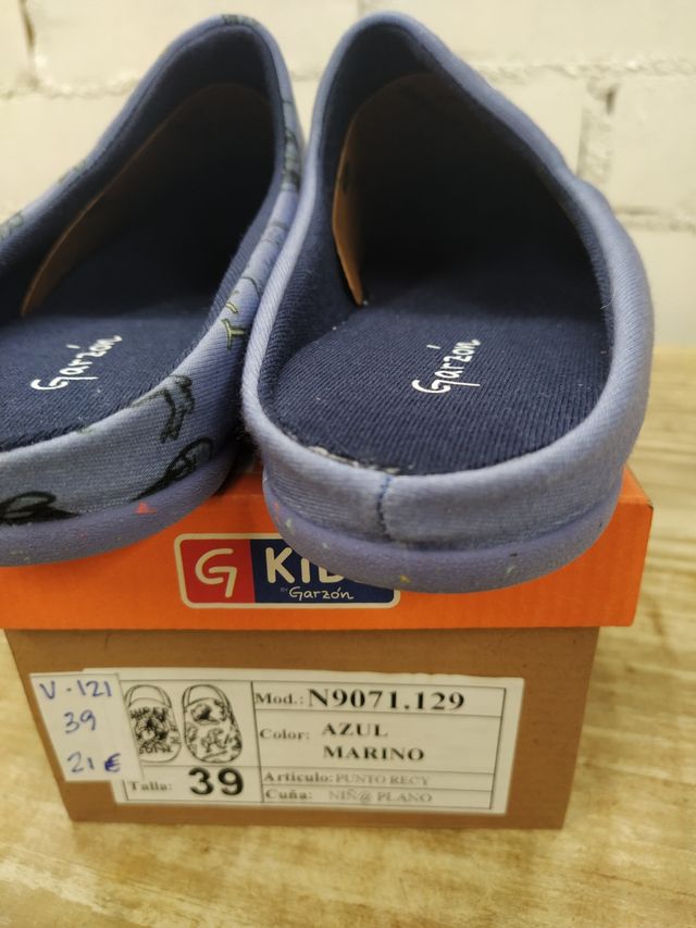 Zapatillas dinosaurio niño Garzón