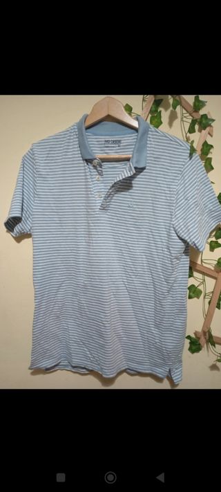Dos lotes de polos de hombre.