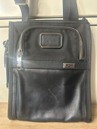 Bolso bandolera TUMI negro