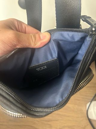 Bolso bandolera TUMI negro