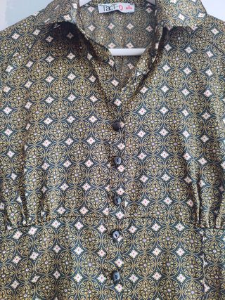 Blusa Tact-O dorada y verde oliva