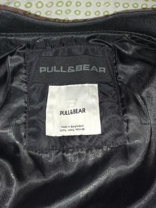 Cazadora negra Pull & Bear - Talla M