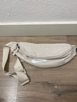 Riñonera Nike Beige
