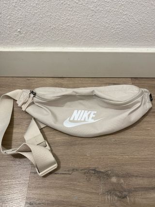 Riñonera Nike Beige