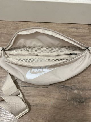 Riñonera Nike Beige