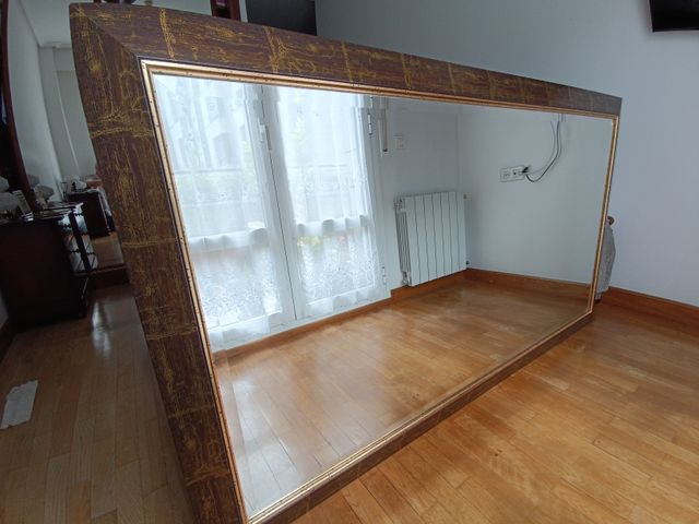 Espejo grande marrón dorado para Salón-Hall 