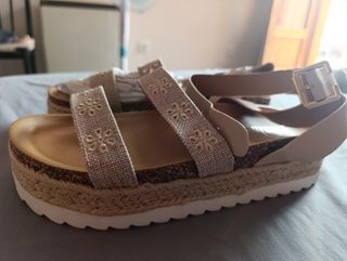 Sandalias plataforma beige NUEVAS