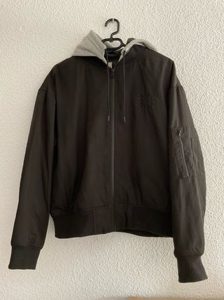 Chaqueta bomber Vans negra