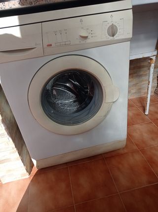 Lavadora LYN 6kg usada