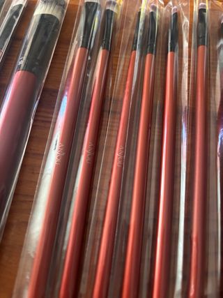 NUEVAS. Set 24 Brochas maquillaje Anjou