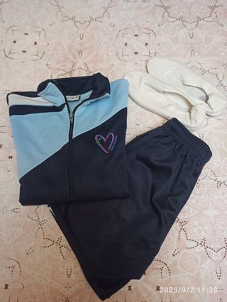 Chándal del Amor de Dios. 
Chaqueta sola 10€.

