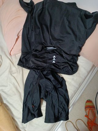 Maillot y Culotte ciclismo talla L. 