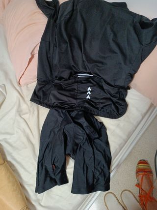 Maillot y Culotte ciclismo talla L. 