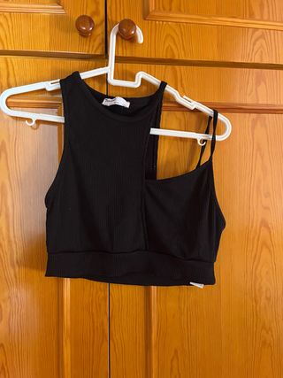 Top negro Bershka - Talla M