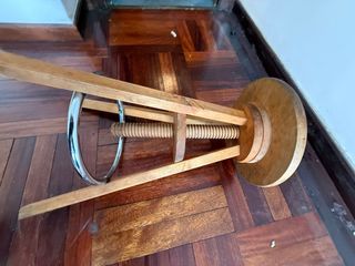 Taburete de madera vintage regulable