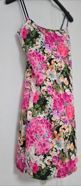 Vestido corto flores multicolor