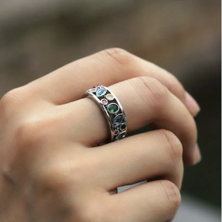 Anillo chapado en Plata con piedras multicolores