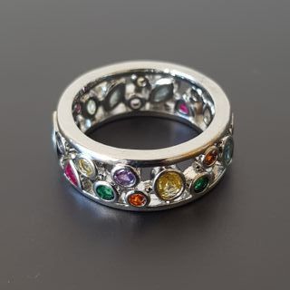 Anillo chapado en Plata con piedras multicolores