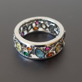 Anillo chapado en Plata con piedras multicolores
