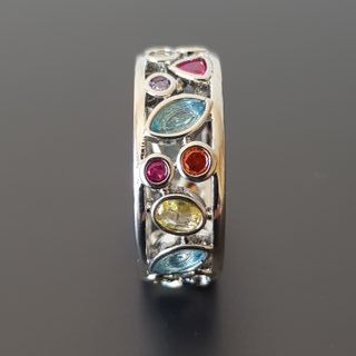 Anillo chapado en Plata con piedras multicolores