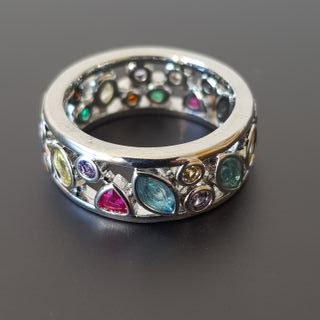 Anillo chapado en Plata con piedras multicolores