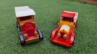 Coches madera pintados a mano