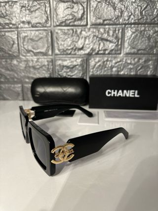 Gafas de sol de hombre y mujer