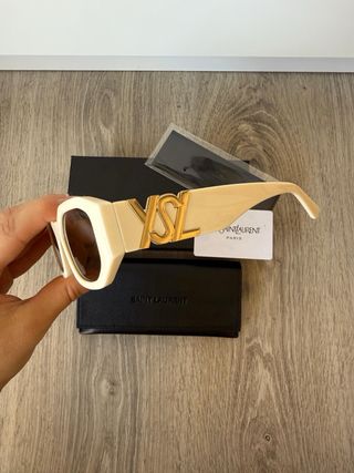 Gafas de sol de hombre y mujer