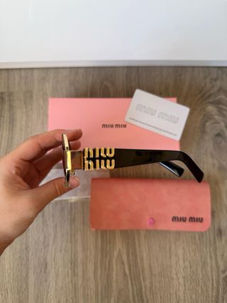 Gafas de sol de hombre y mujer