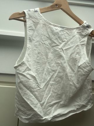 Top blanco Shein - sin mangas