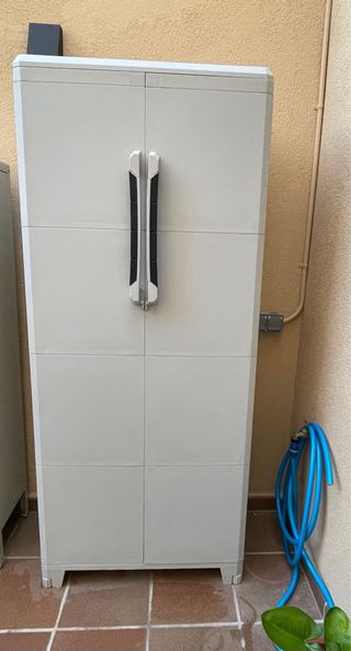 Armario resina exterior 78x185x44cm