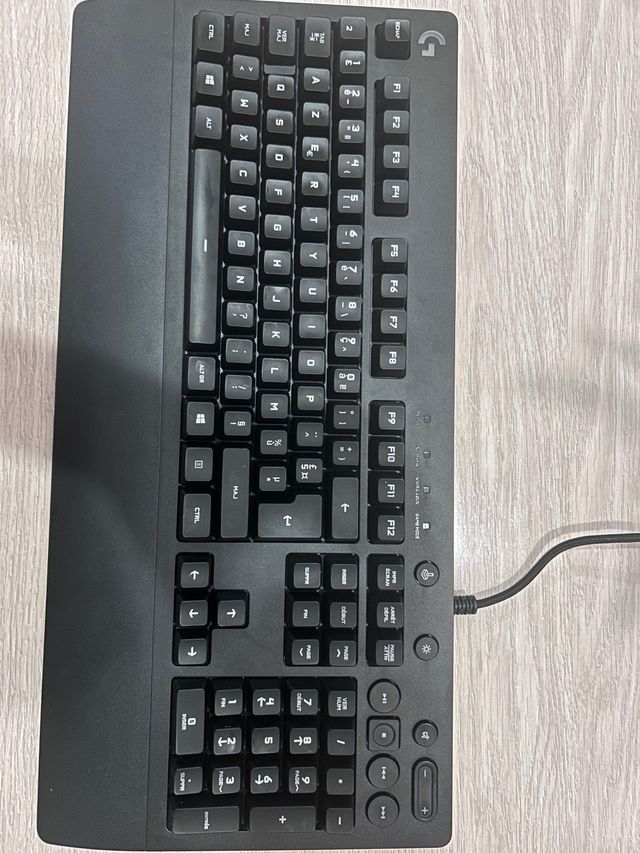 Teclado Logitech G213 Prodigy