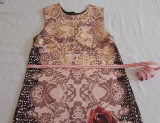 Vestido Rinascimento evasé estampado.
