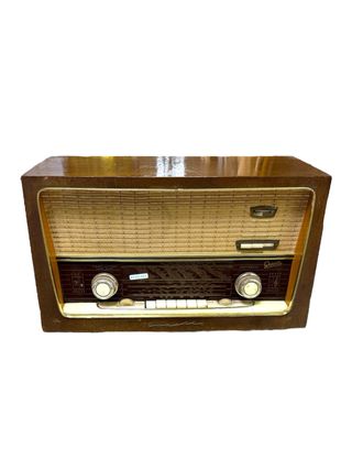 Radio antigua Graetz Comedia