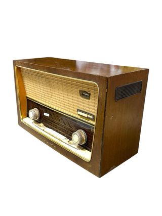 Radio antigua Graetz Comedia