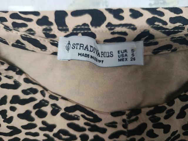 Camiseta Stradivarius leopardo S